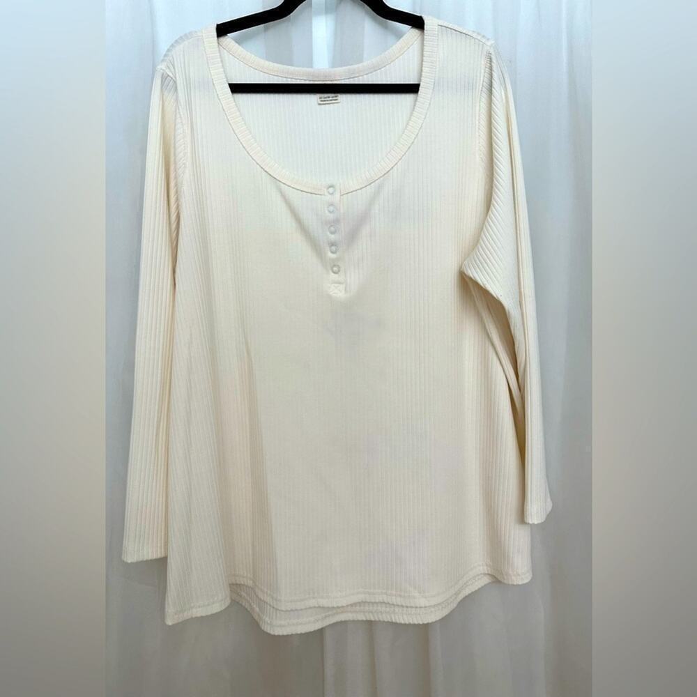 2X terra& Sky white ribbed long sleeve top. polyester/rayon/spandex blend.